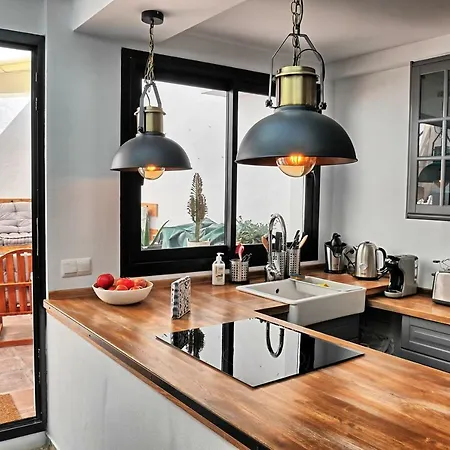 Modern House In Calle Carretas