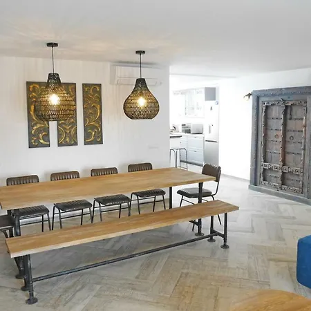 بيت للعطل Modern House In Calle Carretas